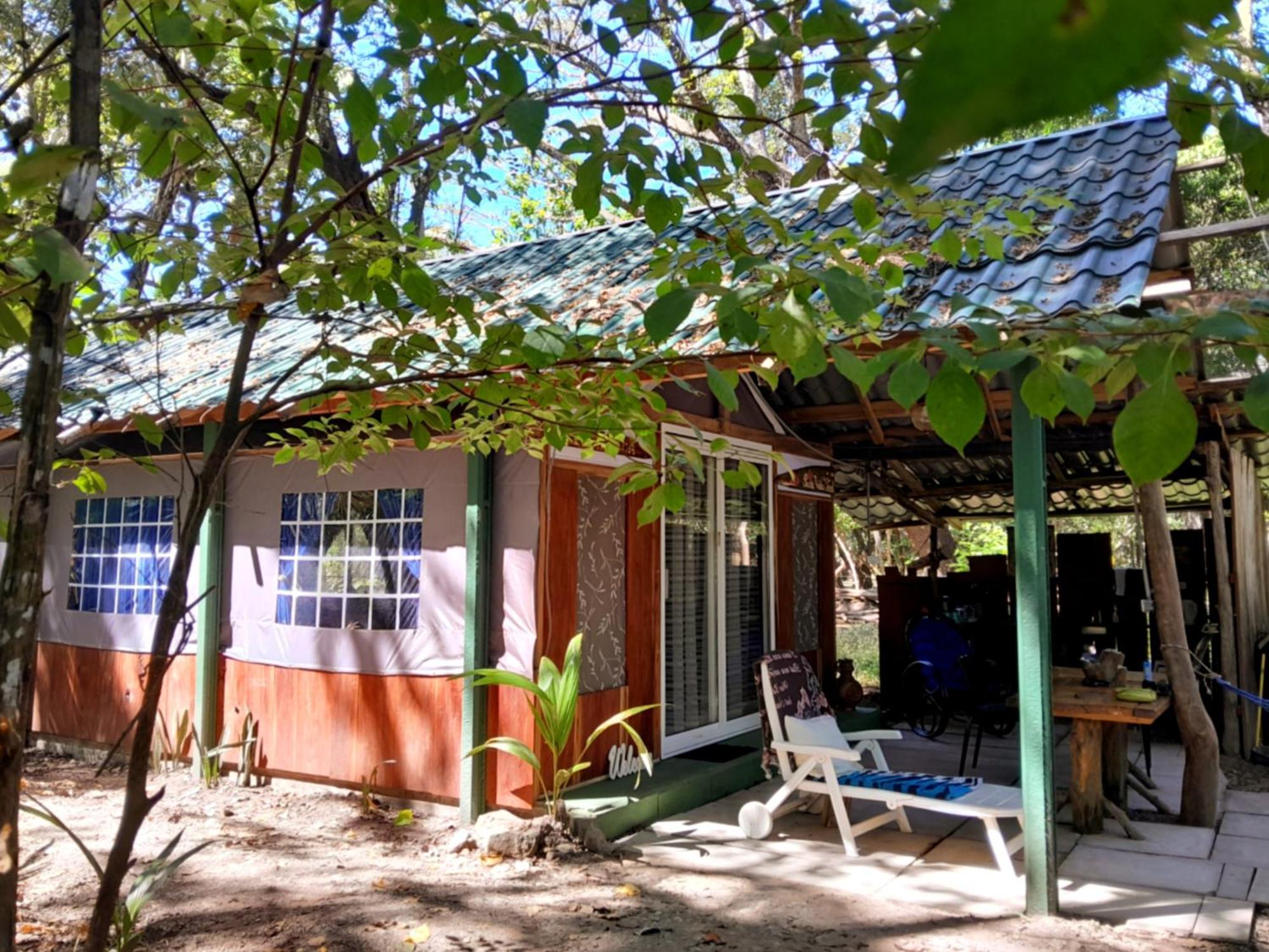 Fully Furnished Family Jungle Tent, Latino Glamping Paquera Hotel Exterior photo